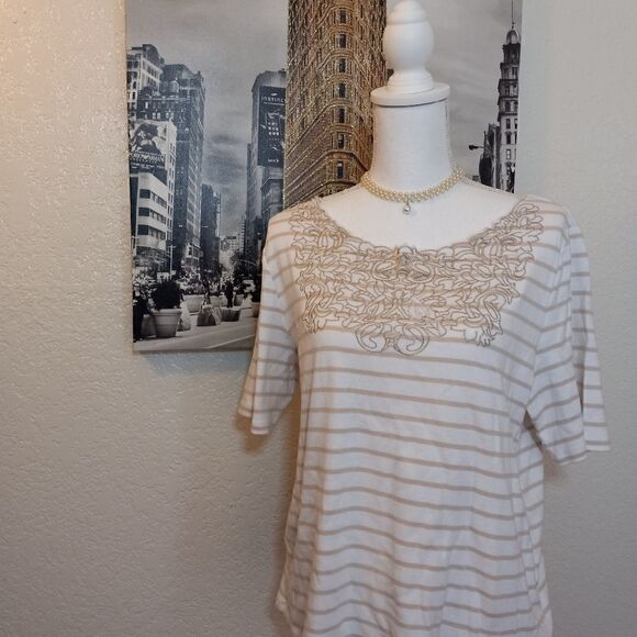 Tshirt with lace in the front by Rafaella size XL/EG - Picture 2 of 8